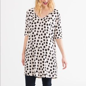 Agnes and Dora love tunic.  Small black and cream.
